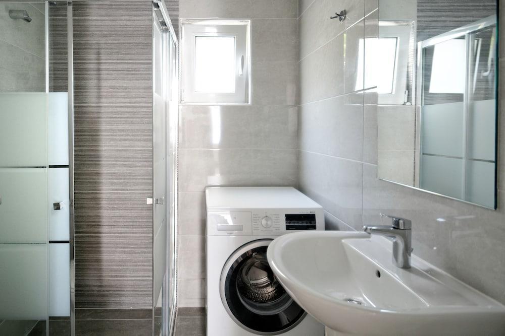 Poseidon Aparthotel